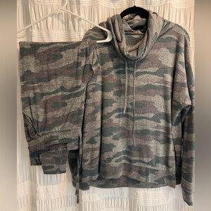 Camo Print Hoodie and Joggers Set